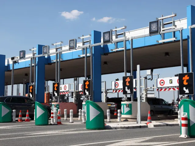 French autoroute péage toll plaza